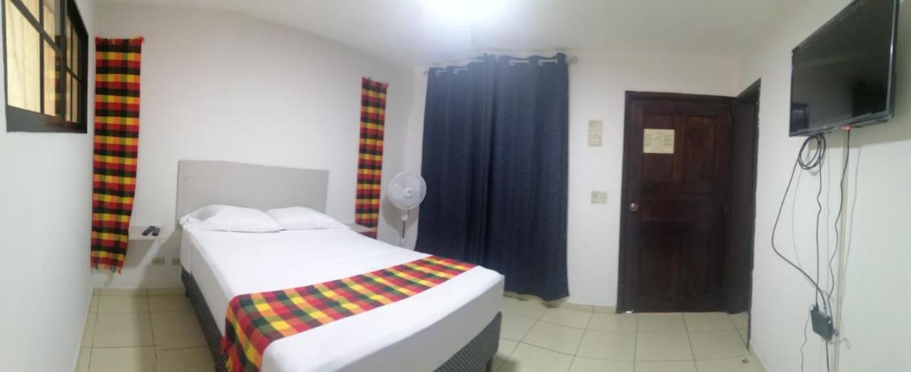 Hotel Ghiza เตกูซิกัลปา ภายนอก รูปภาพ