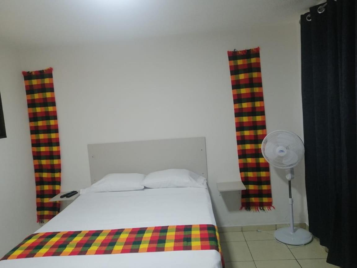 Hotel Ghiza เตกูซิกัลปา ภายนอก รูปภาพ