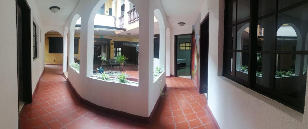 Hotel Ghiza เตกูซิกัลปา ภายนอก รูปภาพ
